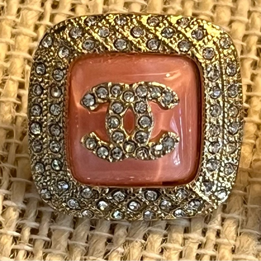 DEAL of DAY 💎Gorgeous inspired copies of Chanel earrings in excellent condition - Picture 2 of 6